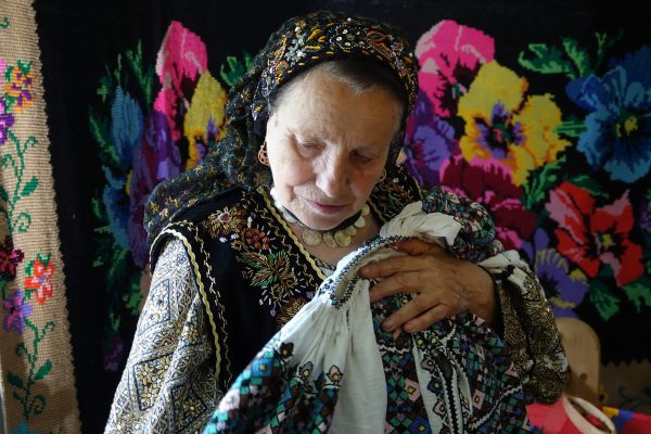 Traditional costumes_Georgiana Cațan_GEC06363